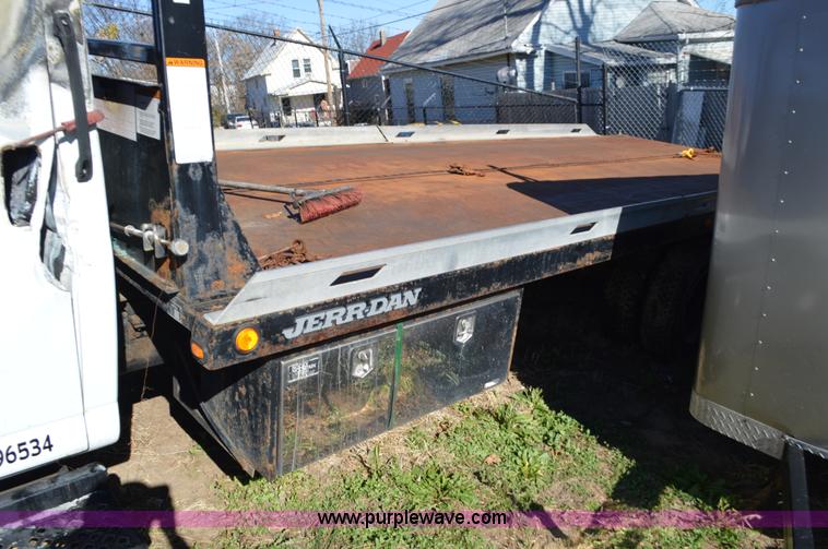 image for item L4508 2006 Chevrolet rollback truck