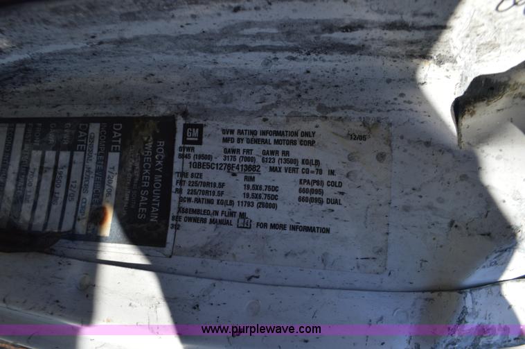 image for item L4508 2006 Chevrolet rollback truck