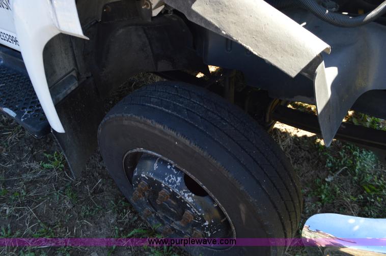 image for item L4508 2006 Chevrolet rollback truck