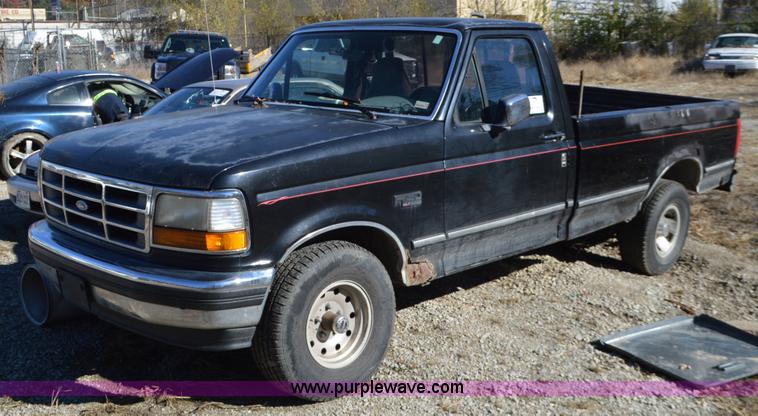 image for item L4510 1994 Ford F150 pickup truck