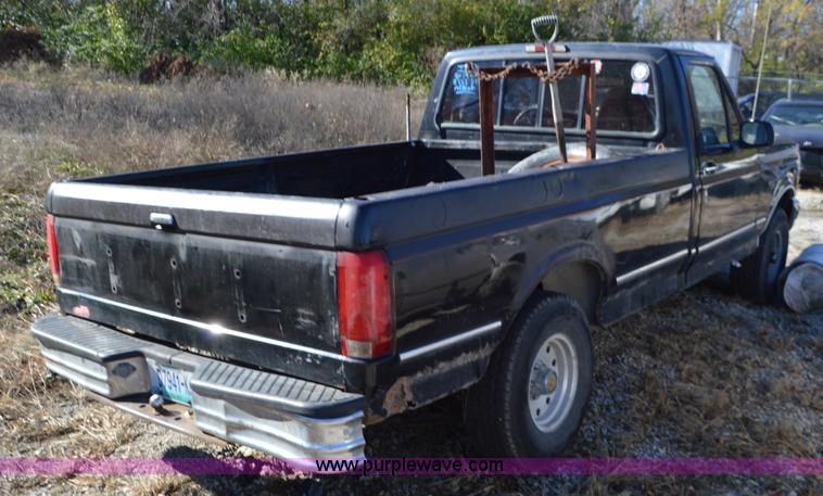 image for item L4510 1994 Ford F150 pickup truck