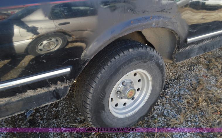 image for item L4510 1994 Ford F150 pickup truck