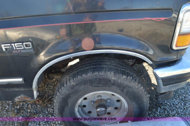 image for item L4510 1994 Ford F150 pickup truck