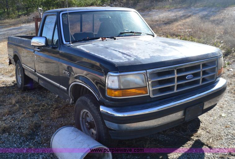 image for item L4510 1994 Ford F150 pickup truck