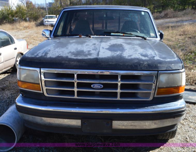 image for item L4510 1994 Ford F150 pickup truck