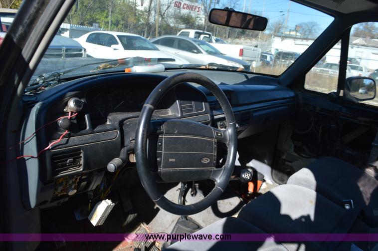 image for item L4510 1994 Ford F150 pickup truck