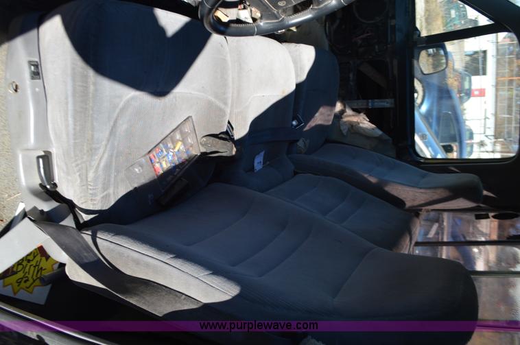 image for item L4510 1994 Ford F150 pickup truck