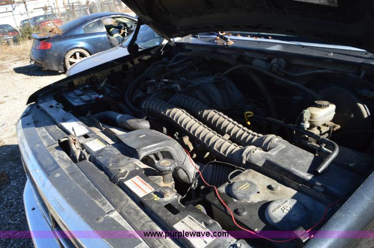 image for item L4510 1994 Ford F150 pickup truck