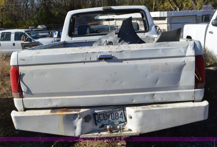 image for item L4514 1993 Ford F250 pickup truck