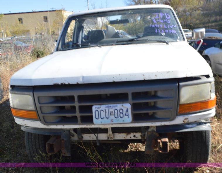 image for item L4514 1993 Ford F250 pickup truck