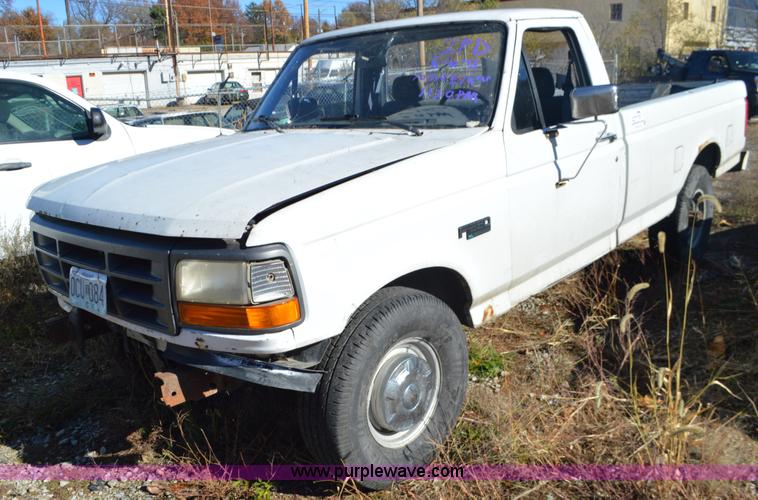 image for item L4514 1993 Ford F250 pickup truck