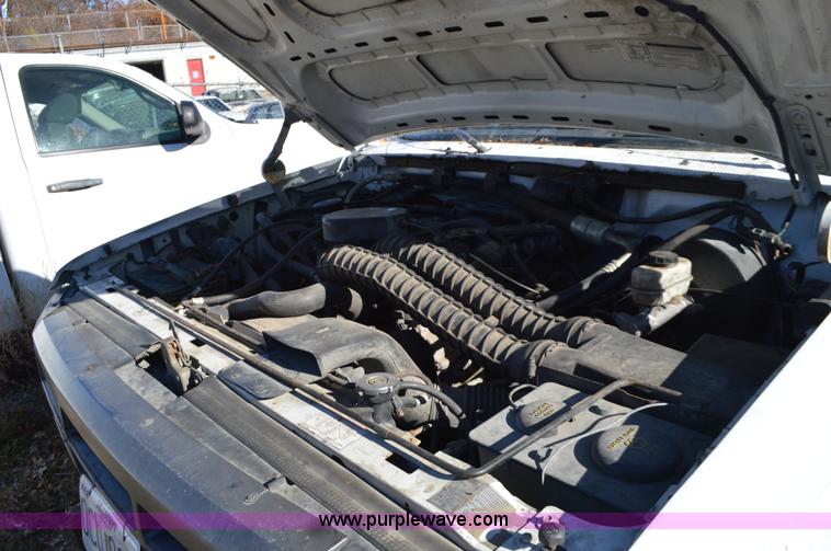 image for item L4514 1993 Ford F250 pickup truck