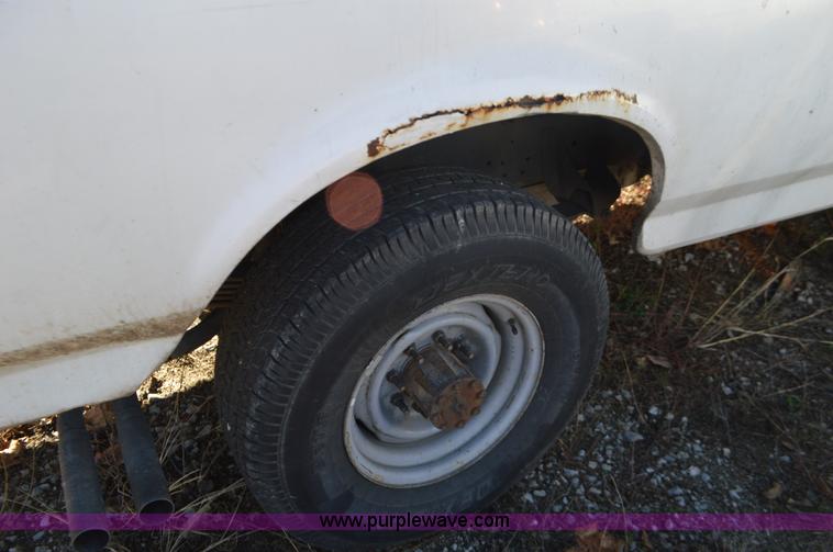 image for item L4514 1993 Ford F250 pickup truck