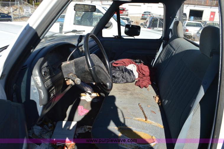 image for item L4514 1993 Ford F250 pickup truck