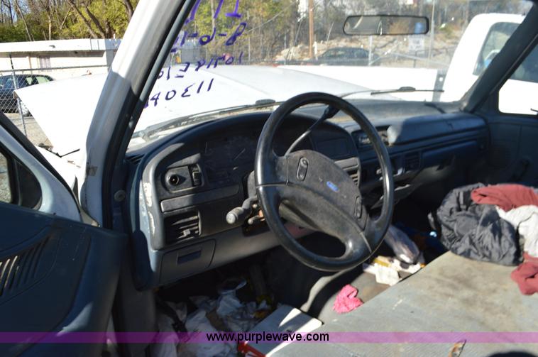 image for item L4514 1993 Ford F250 pickup truck