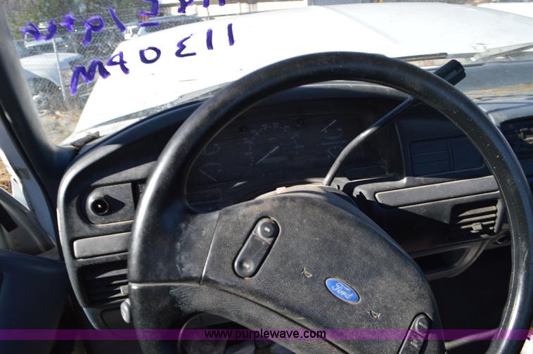 image for item L4514 1993 Ford F250 pickup truck