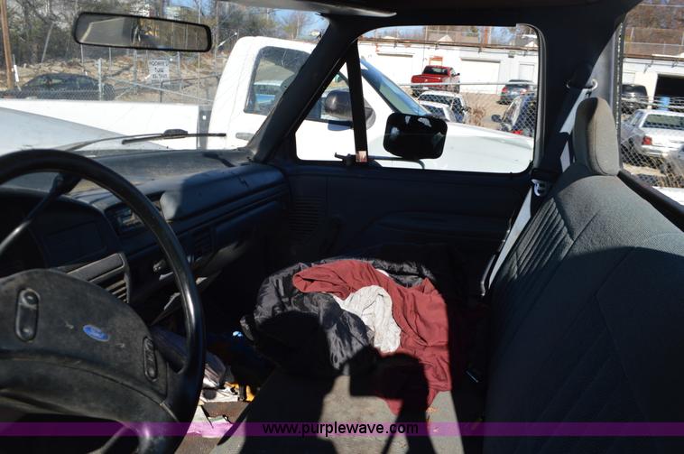 image for item L4514 1993 Ford F250 pickup truck