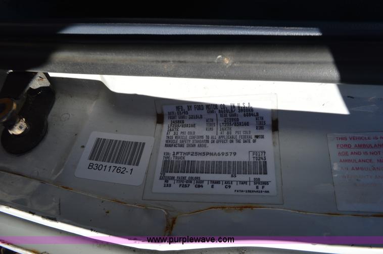 image for item L4514 1993 Ford F250 pickup truck