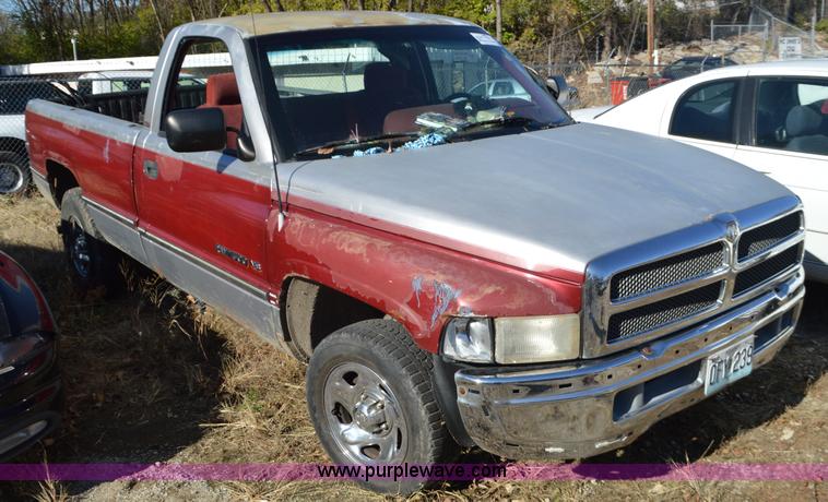 image for item L4517 1995 Dodge Ram 1500 pickup truck