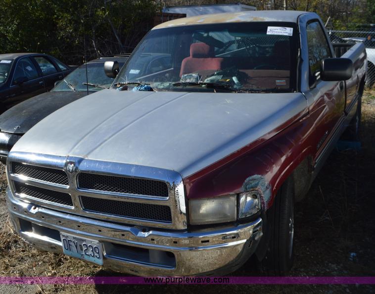 image for item L4517 1995 Dodge Ram 1500 pickup truck