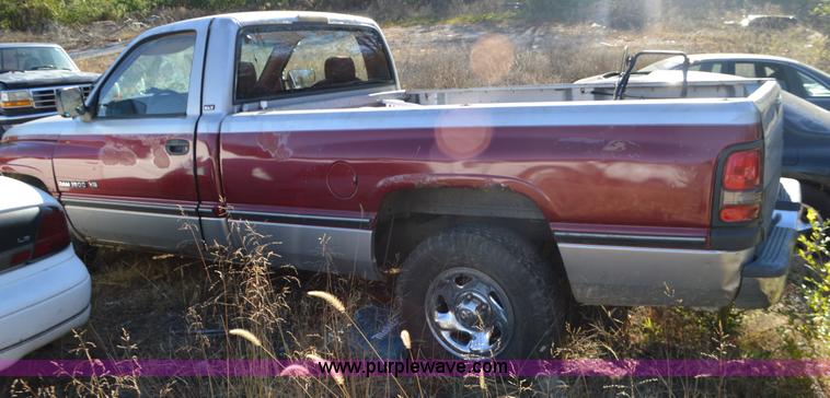 image for item L4517 1995 Dodge Ram 1500 pickup truck