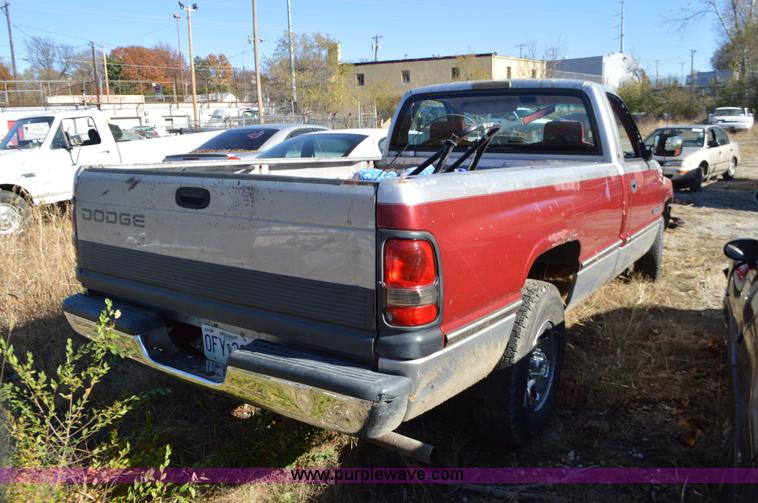 image for item L4517 1995 Dodge Ram 1500 pickup truck