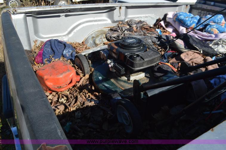 image for item L4517 1995 Dodge Ram 1500 pickup truck