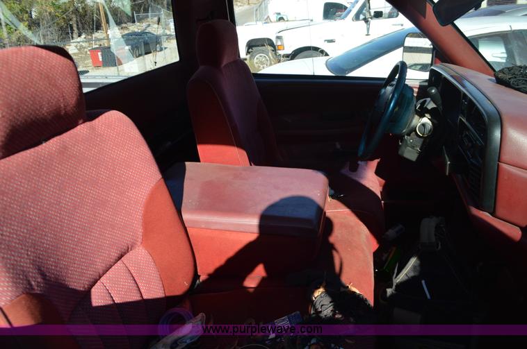 image for item L4517 1995 Dodge Ram 1500 pickup truck