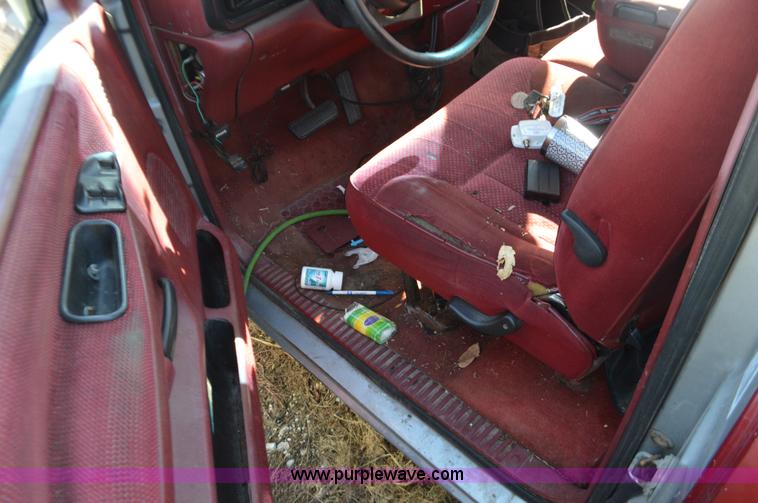 image for item L4517 1995 Dodge Ram 1500 pickup truck