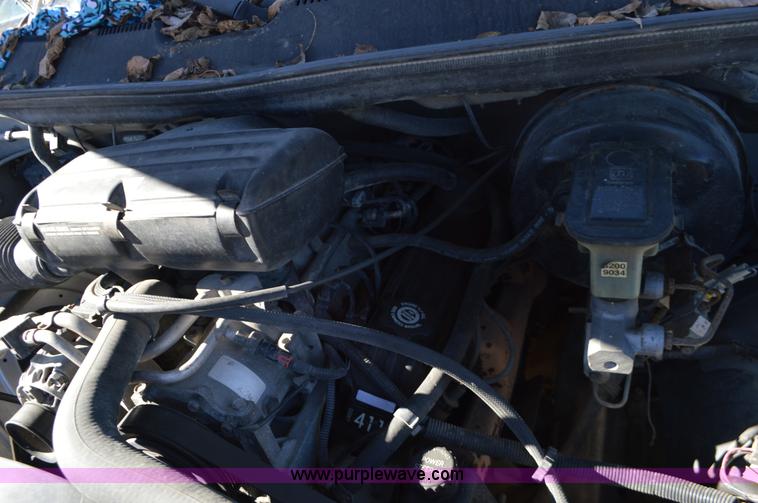 image for item L4517 1995 Dodge Ram 1500 pickup truck