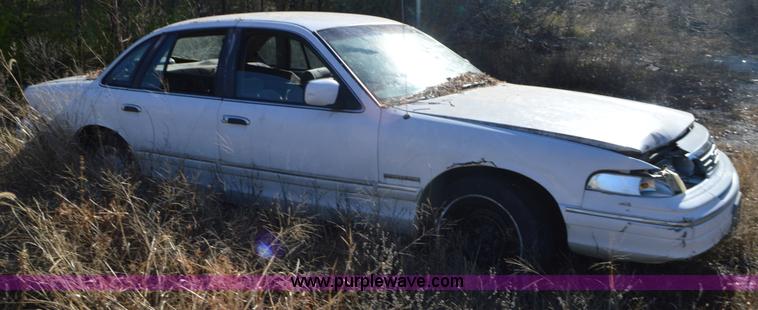 image for item L4520 1993 Ford Crown Victoria