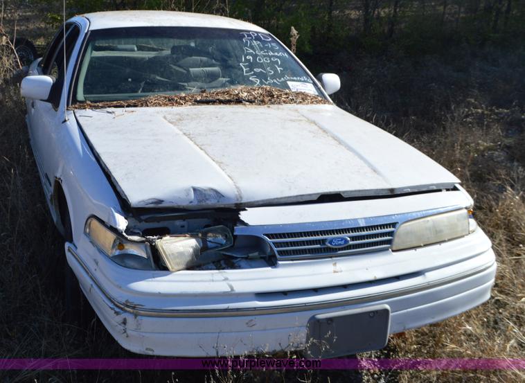 image for item L4520 1993 Ford Crown Victoria