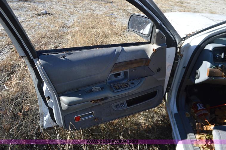 image for item L4520 1993 Ford Crown Victoria
