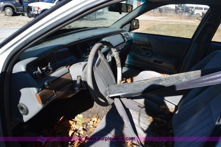 image for item L4520 1993 Ford Crown Victoria