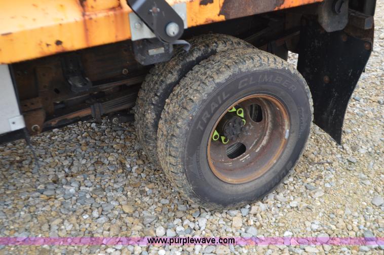 image for item L4545 2003 Chevrolet Silverado 3500 dump bed truck