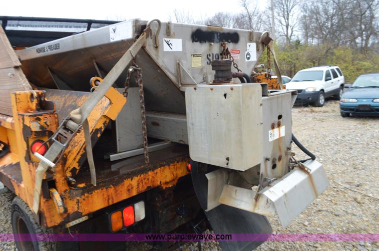 image for item L4545 2003 Chevrolet Silverado 3500 dump bed truck