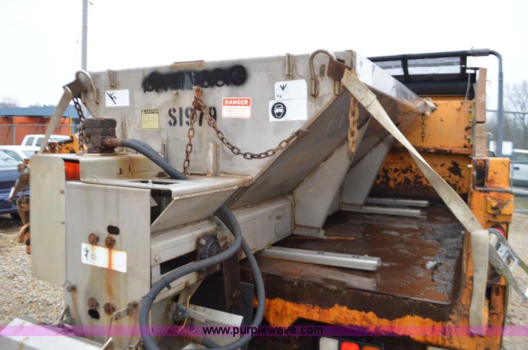 image for item L4545 2003 Chevrolet Silverado 3500 dump bed truck