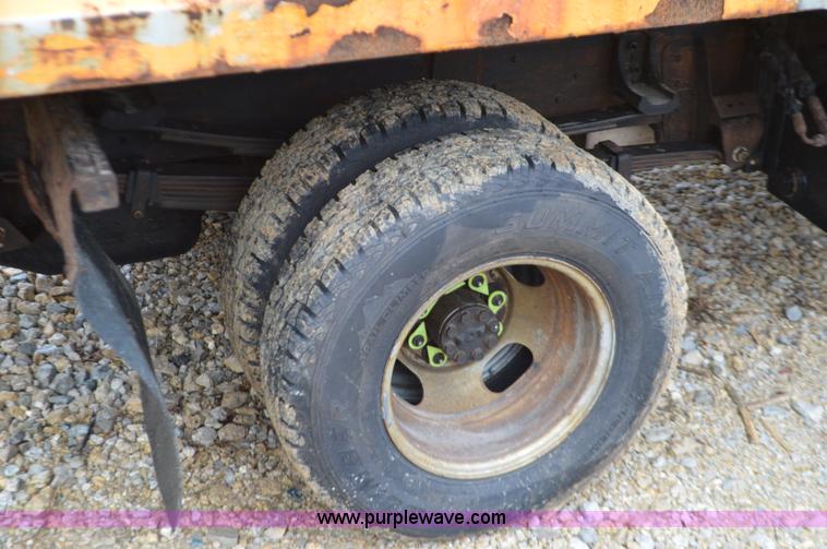 image for item L4545 2003 Chevrolet Silverado 3500 dump bed truck