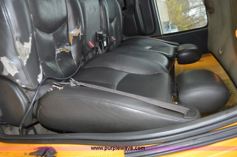 image for item L4545 2003 Chevrolet Silverado 3500 dump bed truck