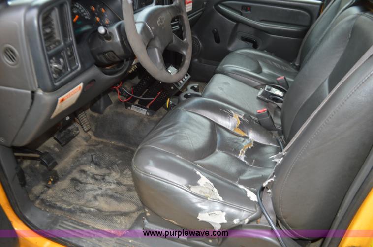 image for item L4545 2003 Chevrolet Silverado 3500 dump bed truck