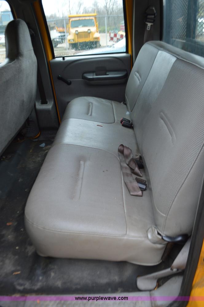 image for item L4546 2001 Ford F350 Super Duty Crew Cab flatbed pickup truck