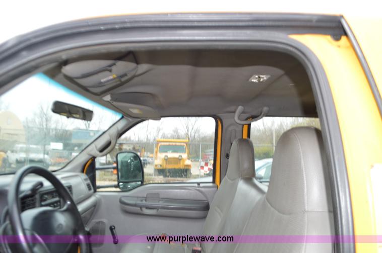 image for item L4546 2001 Ford F350 Super Duty Crew Cab flatbed pickup truck