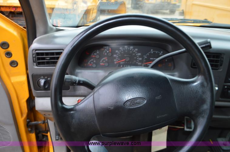 image for item L4546 2001 Ford F350 Super Duty Crew Cab flatbed pickup truck