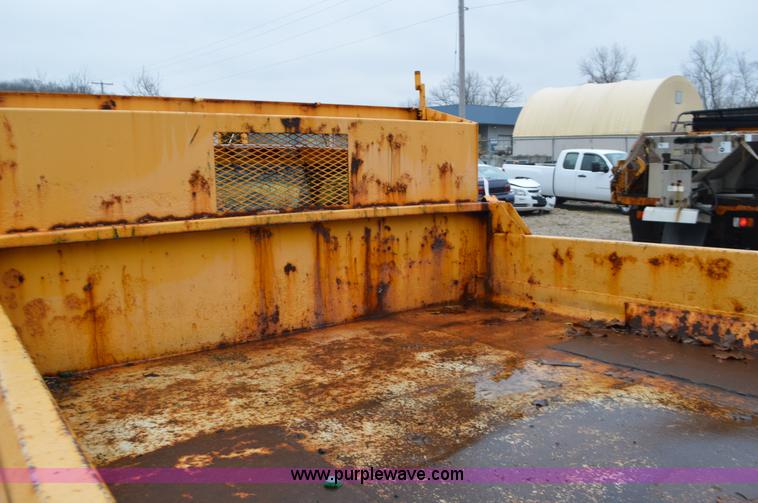 image for item L4548 2003 Chevrolet Silverado 3500 dump bed truck