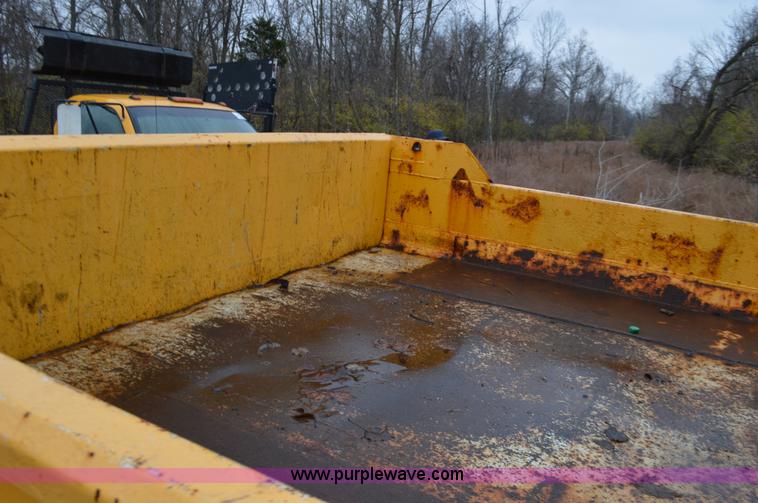 image for item L4548 2003 Chevrolet Silverado 3500 dump bed truck