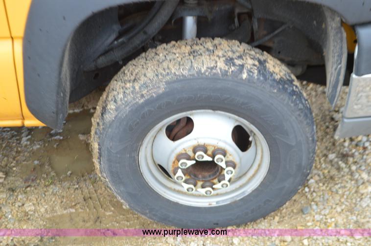 image for item L4548 2003 Chevrolet Silverado 3500 dump bed truck