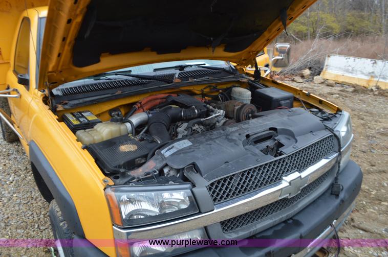 image for item L4548 2003 Chevrolet Silverado 3500 dump bed truck