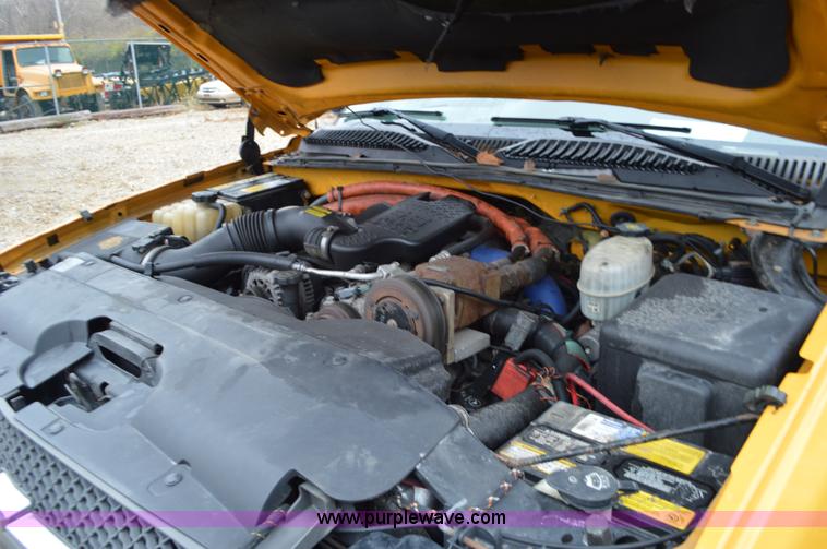 image for item L4548 2003 Chevrolet Silverado 3500 dump bed truck