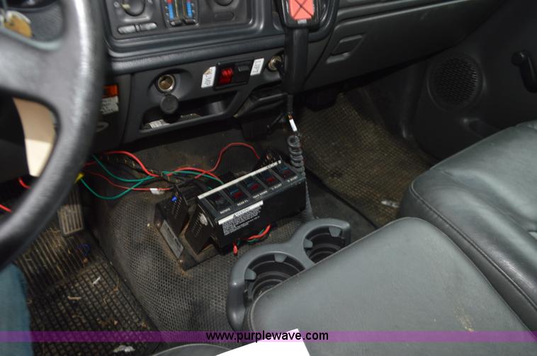 image for item L4548 2003 Chevrolet Silverado 3500 dump bed truck