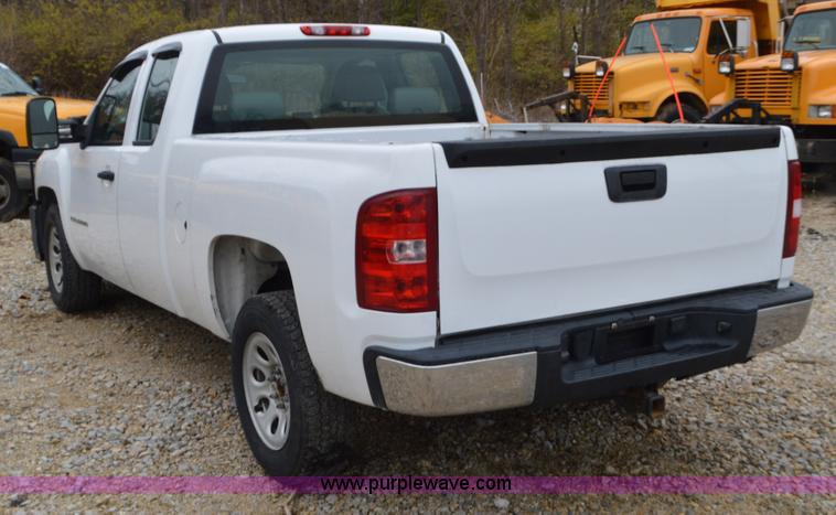 image for item L4552 2009 Chevrolet Silverado 1500 Ext. Cab pickup truck